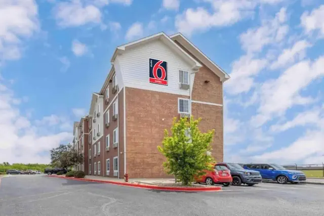 Photo 1 - Studio 6 Corporate Extended Stay Philadelphia Malvern Swedesford Rd. PA