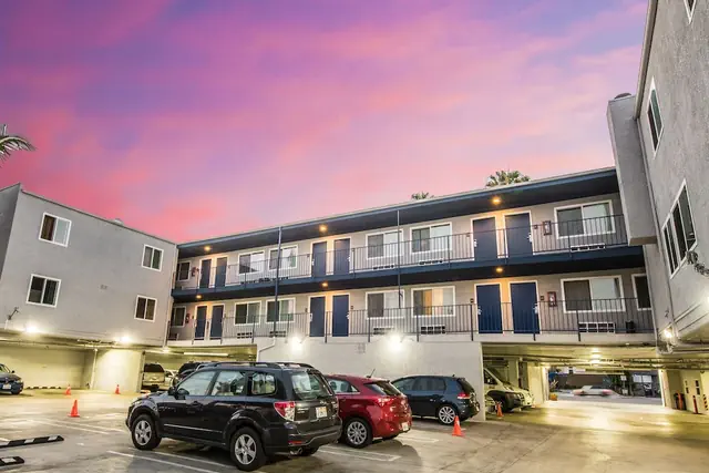Photo 1 - Travelodge by Wyndham Culver City