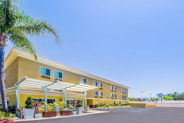 Photo 1 - GreenTree Inn San Diego Mission Bay