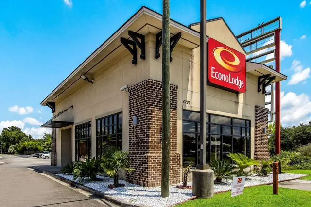 Photo 1 - Econo Lodge Garden City - Savannah