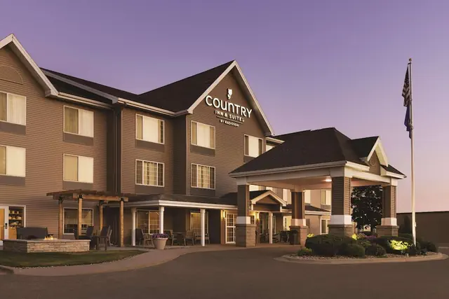 Photo 1 - Country Inn & Suites by Radisson, Albert Lea - Austin