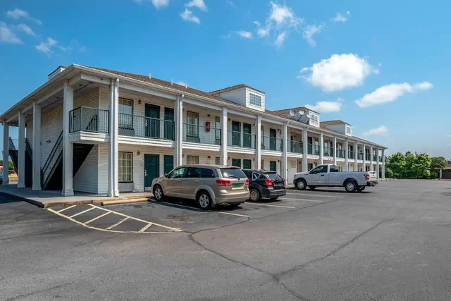 Photo 1 - Econo Lodge Tupelo Barnes Crossing