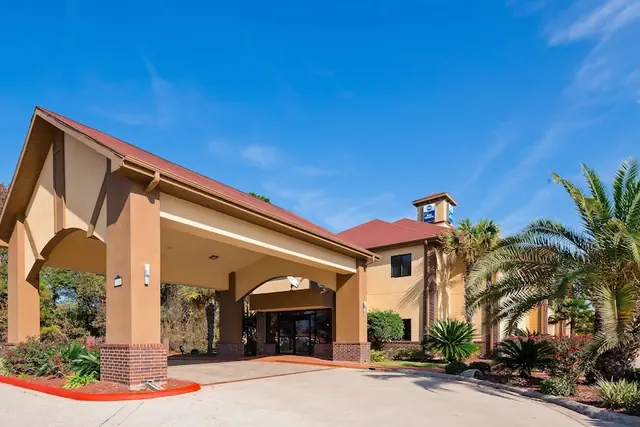 Photo 1 - Best Western Inn & Suites - Lake Charles