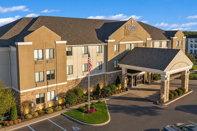Photo 1 - Country Inn & Suites by Radisson, South Haven, MI