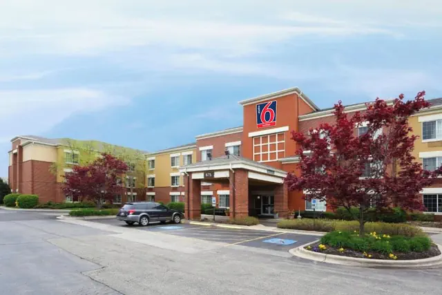 Photo 1 - Studio 6 Extended Stay Chicago Vernon Hills Lincolnshire IL