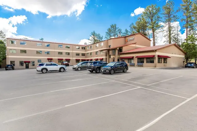 Photo 1 - Comfort Inn & Suites Midtown