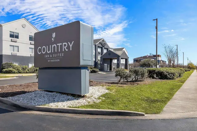 Photo 1 - Country Inn & Suites by Radisson, LSU/Medical Corridor