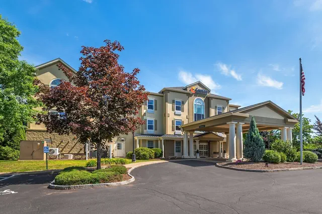Photo 1 - Comfort Inn & Suites Hadley - Amherst