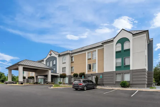 Photo 1 - Comfort Inn Ruther Glen near Kings Dominion