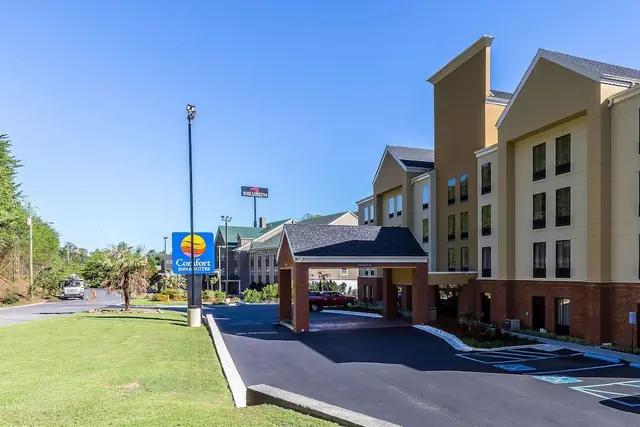 Photo 1 - Comfort Inn & Suites Dalton West