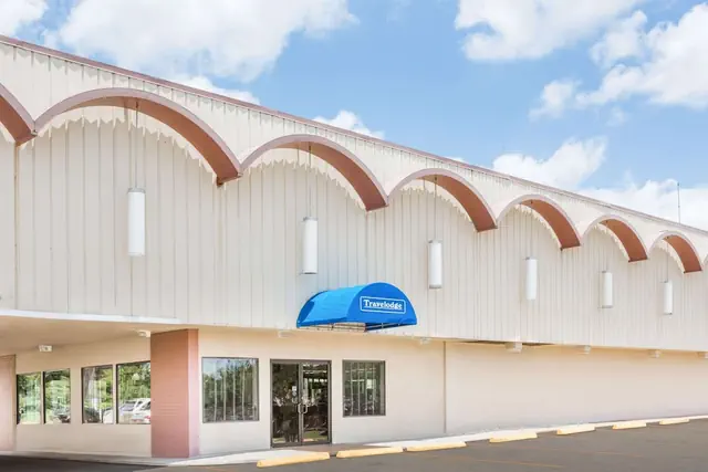 Photo 1 - Travelodge by Wyndham Shreveport LA