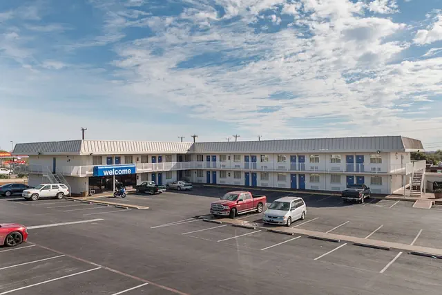 Photo 1 - Motel 6 San Antonio, TX - I-10 West