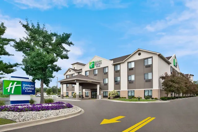 Photo 1 - Holiday Inn Express Hotel & Suites Belleville by IHG