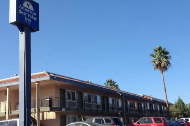 Photo 1 - Americas Best Value Inn Thousand Oaks