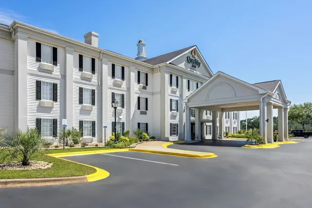 Photo 1 - Quality Inn Pooler - Savannah I-95