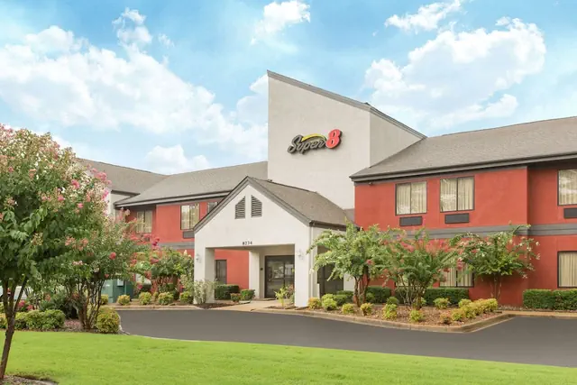 Photo 1 - Super 8 by Wyndham Southaven