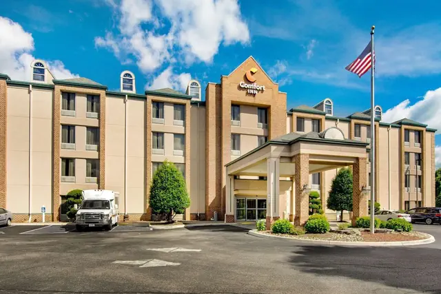 Photo 1 - Comfort Inn Airport