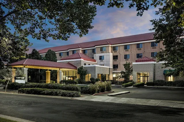 Photo 1 - Courtyard by Marriott Sacramento Midtown