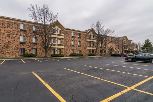 Photo 1 - Motel 6 Libertyville, IL