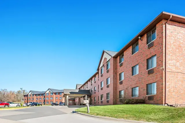 Photo 1 - Days Inn & Suites by Wyndham Des Moines Airport