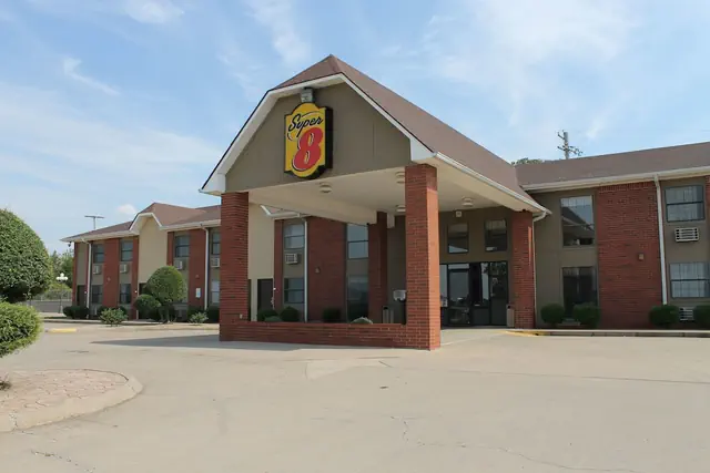Photo 1 - Super 8 by Wyndham Morrilton