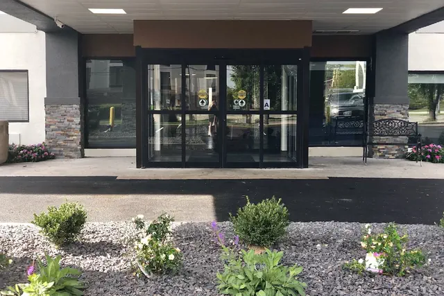 Photo 1 - La Quinta Inn & Suites by Wyndham St. Louis Hazelwood/ North