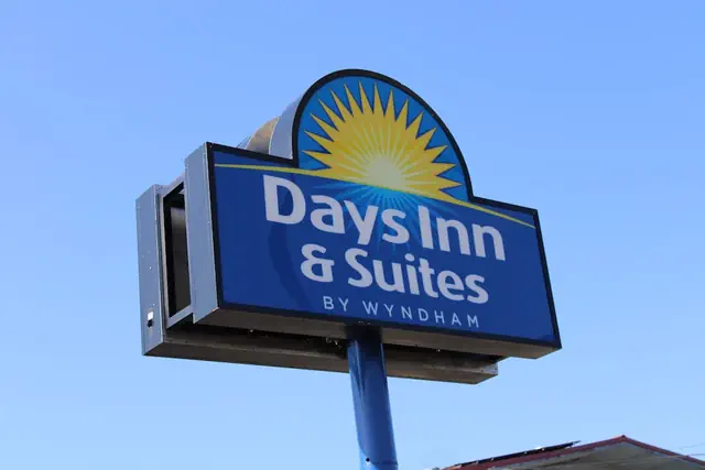 Photo 1 - Days Inn & Suites by Wyndham Springfield on I-44