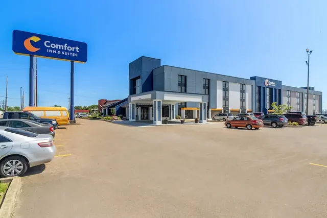 Photo 1 - Comfort Inn & Suites Evansville Airport