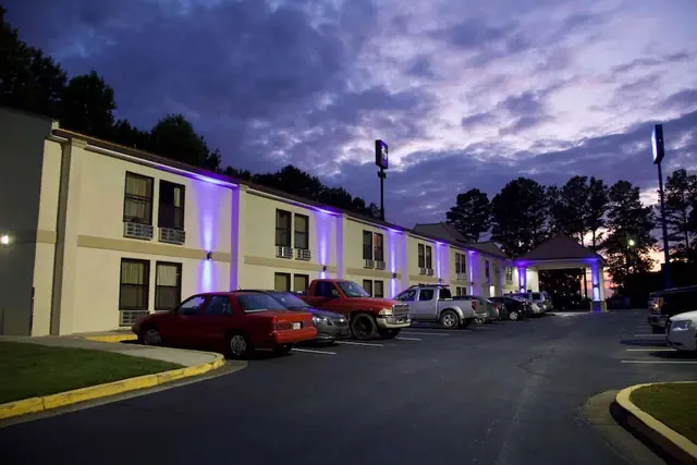 Photo 1 - Motel 6 Suwanee, GA - Gwinnett Center