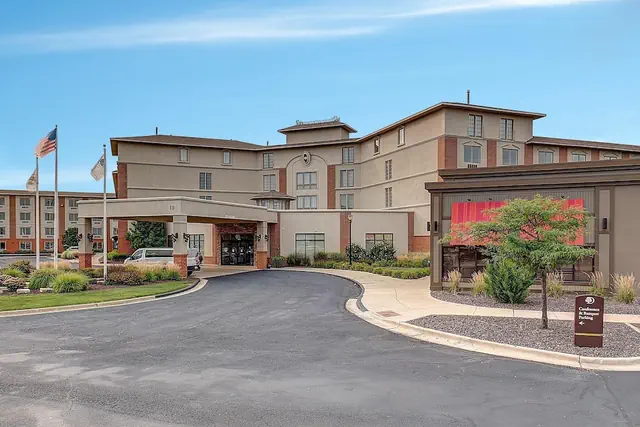 Photo 1 - DoubleTree by Hilton Hotel Bloomington