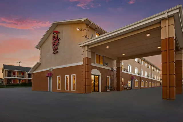 Photo 1 - Red Roof Inn & Suites Denton