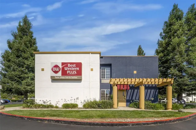 Photo 1 - Best Western Plus Twin View Inn & Suites