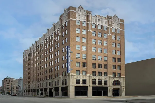 Photo 1 - Hampton Inn Indianapolis Downtown Across from Circle Centre