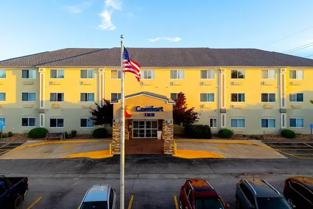 Photo 1 - Comfort Inn South Tulsa - Woodland Hills