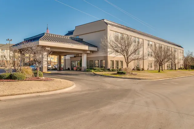 Photo 1 - Baymont by Wyndham Oklahoma City/Quail Springs