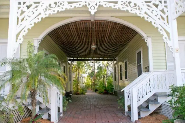 Photo 1 - Island City House Hotel