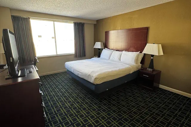 Photo 1 - Barclay Hotel Atlanta Downtown