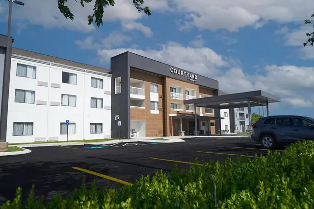Photo 1 - Courtyard By Marriott Bentonville