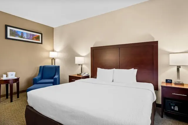 Photo 1 - Quality Suites Irving-Las Colinas