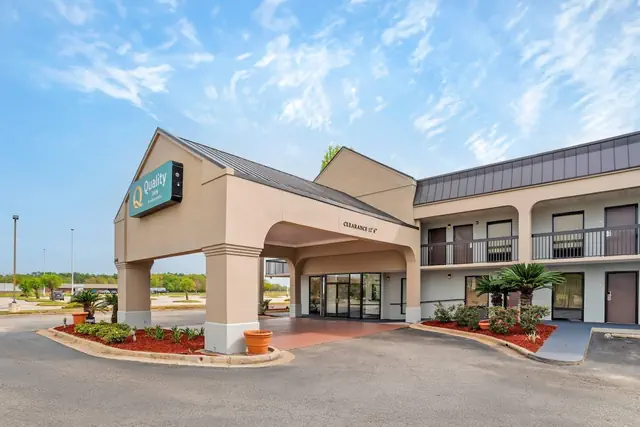 Photo 1 - Quality Inn Foley - Gulf Shores North