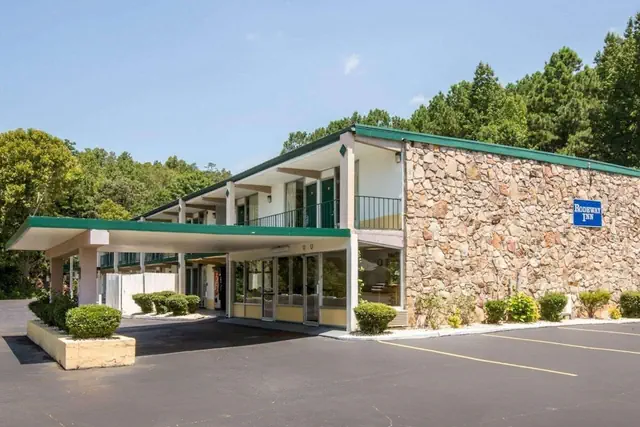 Photo 1 - Rodeway Inn Gadsden - Attalla