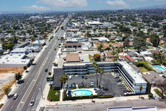 Photo 1 - Vagabond Inn Whittier