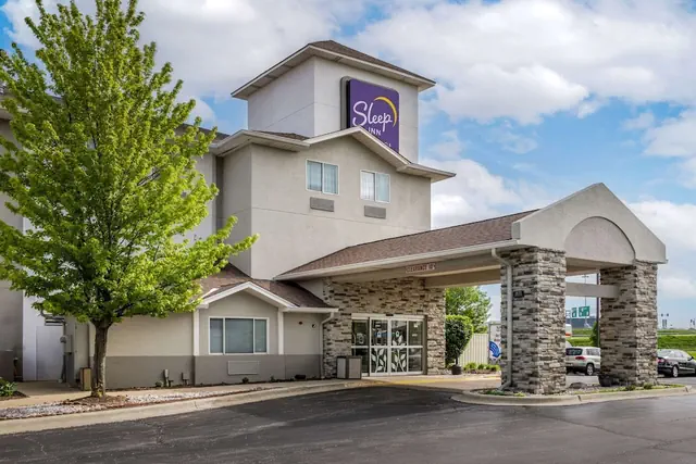 Photo 1 - Sleep Inn Naperville - Chicago