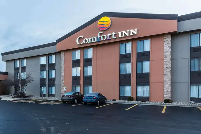Photo 1 - Comfort Inn Alton near I-255