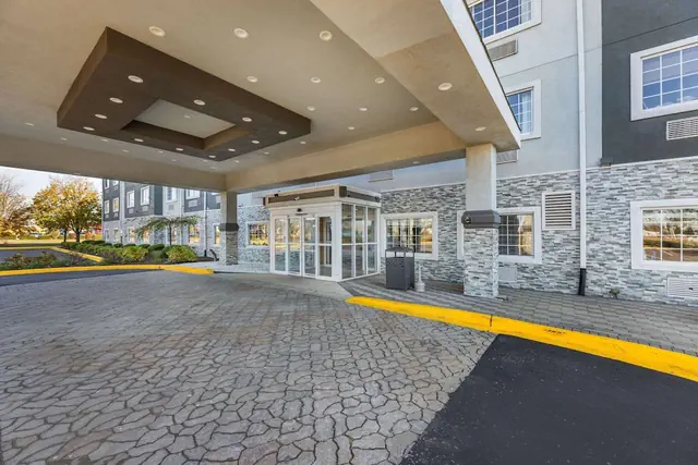 Photo 1 - Country inn & Suites by Radisson, Bolingbrook- Romeoville, I-55