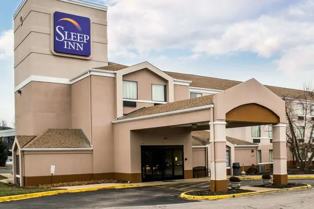 Photo 1 - Blankenbaker Inn by IHG