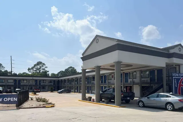 Photo 1 - Studio 6 Opelousas, LA