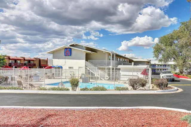 Photo 1 - Motel 6 Santa Fe