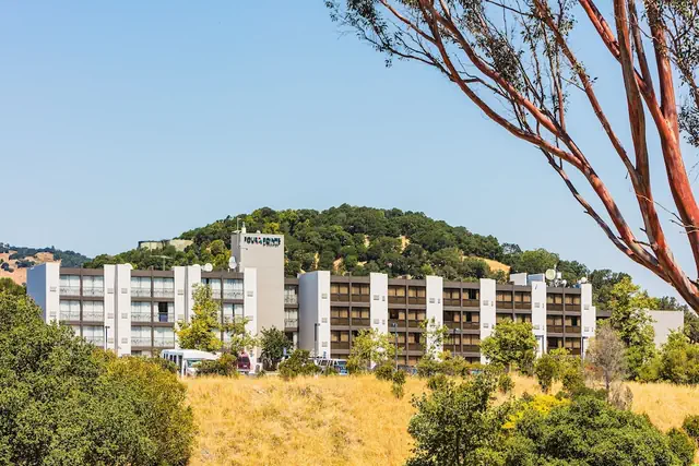Photo 1 - Marin Hilltop Hotel