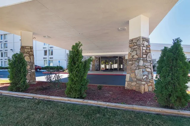 Photo 1 - Motel 6 Decatur, GA